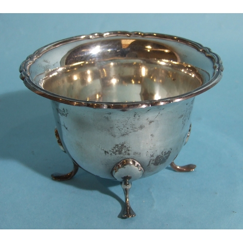 51 - A Walker & Hall silver sugar bowl with wavy rim, on four shaped feet, 10.5cm diameter, 7cm high,... 