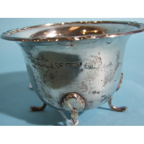 51 - A Walker & Hall silver sugar bowl with wavy rim, on four shaped feet, 10.5cm diameter, 7cm high,... 