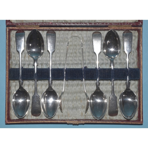 3 - A cased set of six fiddle pattern teaspoons and a pair of tongs, 1909, total weight 133g, ___4.3oz.... 