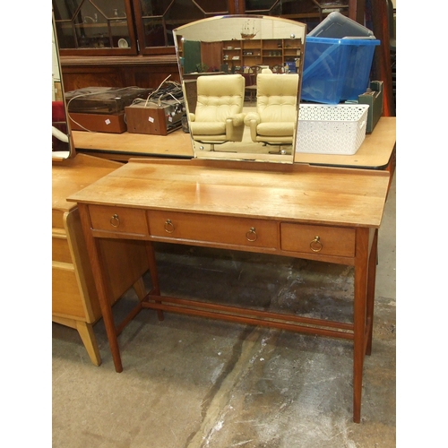 29 - A mid-20th-century-style craftsman-built tallboy, having a single panel door and seven drawers, 77cm... 