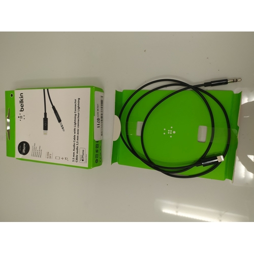 Belkin 3 ft/0.9 m 3.5 mm Audio Cable with Lightnin