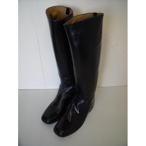 38 - Pair of D'Rossa black leather riding boots (sole length 30cm)