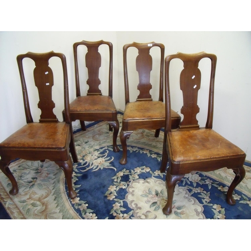 384 - Set of five (4+1) mahogany 19th C dining chairs with central splat on front cabriole supports and re... 