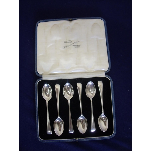 12 - Cased set of six Sheffield silver hallmarked teaspoons