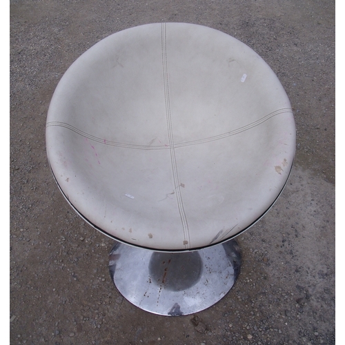 291 - Retro semi circular leather upholstered swivel chair on chromed base