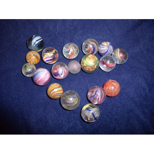 45 - Group of various early swirl pattern marbles