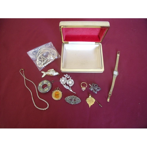121 - Selection of costume jewellery including a simulated pearl necklace, Accurist ladies wrist watch, ar... 