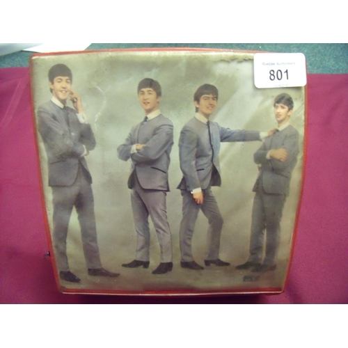801 - Vinyl Tote record case featuring The Beatles and a selection of various 45 records including Billy J... 