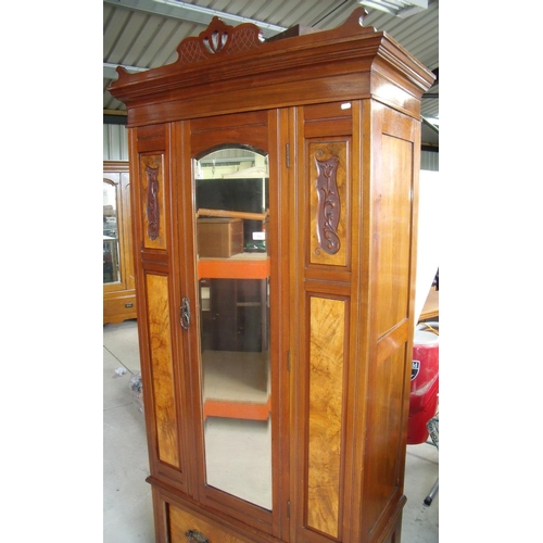 432 - 19th/20th C walnut bedroom suite comprising of single bevelled edge mirrored door wardrobe with sing... 