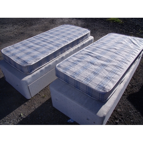 457 - Two single divan beds