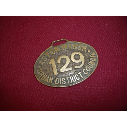 83 - Aston Manor Urban District Council No 129 drivers badge