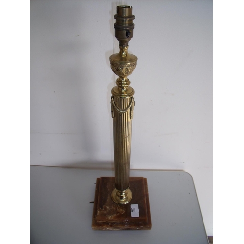 62 - Brass column table lamp with urn shaped finial on stepped square onyx base (57cm high)