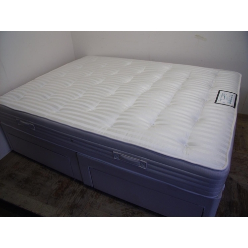 372 - King-size divan bed with drawers to the base