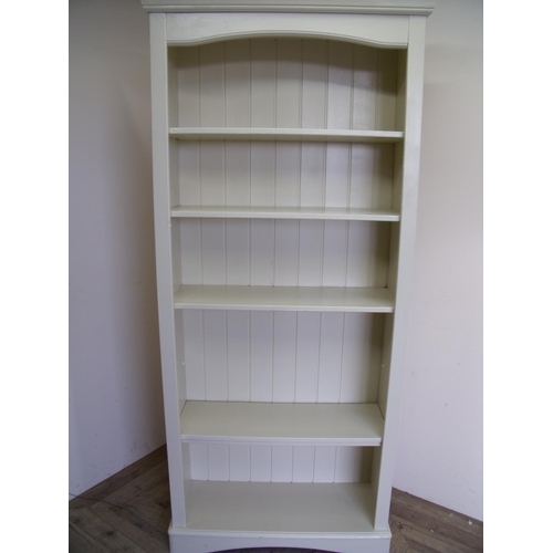 267 - Painted pine five tier open bookcase (88cm x 33cm x 193cm)