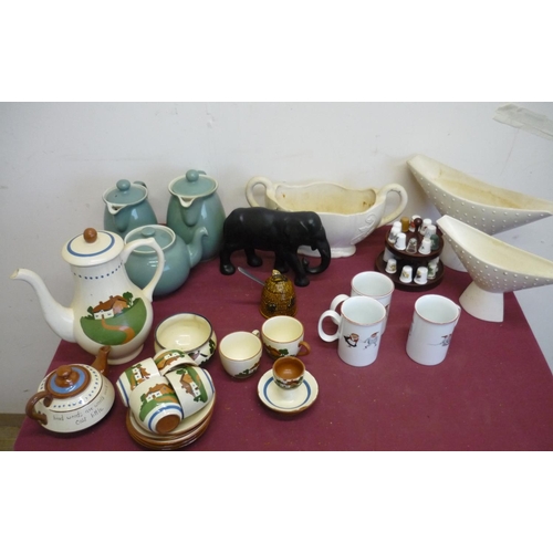 112 - Selection of various Studio pottery in one box including Denby Stoneware, Hornsea, Devon Motto ware ... 