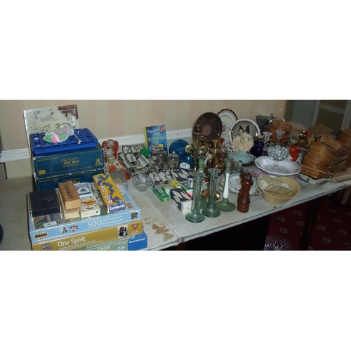 25 - Selection of various board games, puzzles, decorative ceramics, spare light bulbs, wicker baskets, n... 