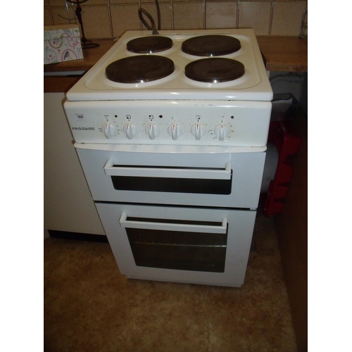 366 - Frigidaire electric cooker