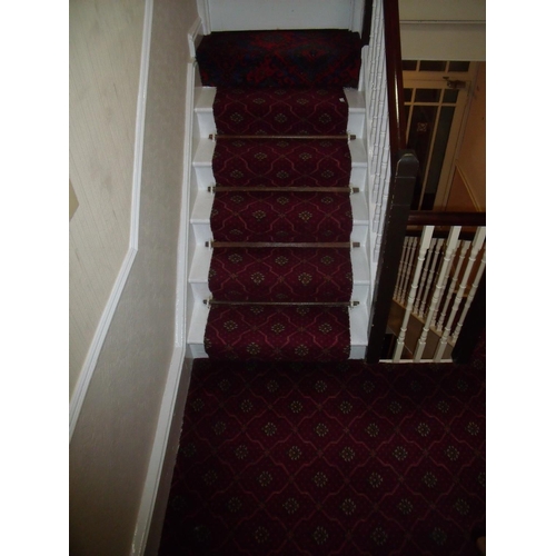 372 - The entire carpet of all stairs