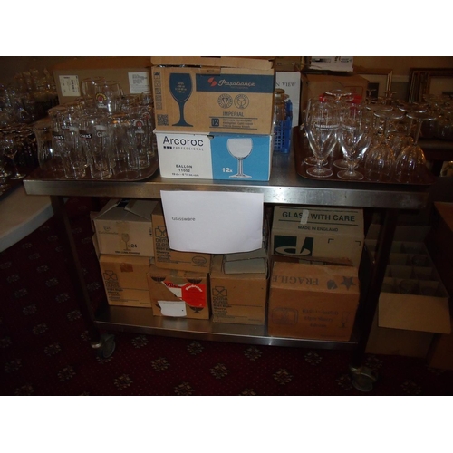 74 - Large selection of pint, wine, sherry and other glasses including cased boxed sets