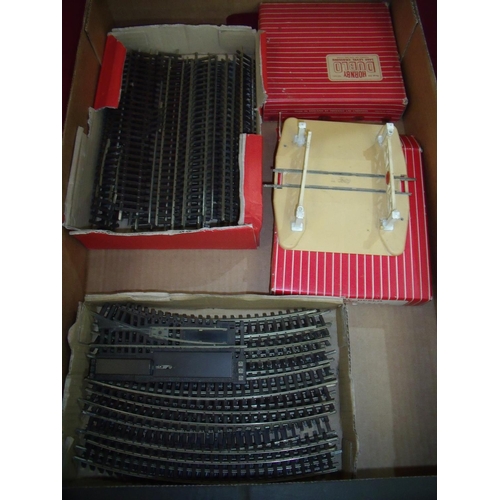 183 - Box containing a quantity of Hornby OO gauge two rail track and two boxed 2460 level crossings