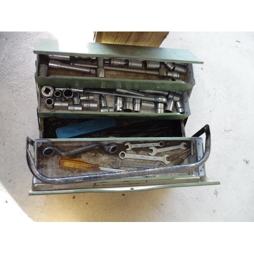 33 - Small metal tool box containing a selection of various tools, socket set etc