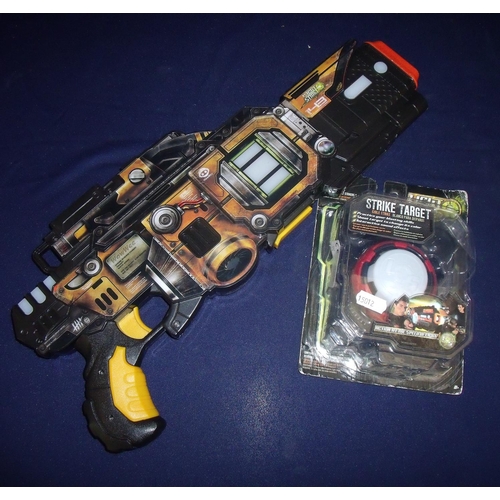 202 - Unboxed Light Strike lazer gun with boxed strike target