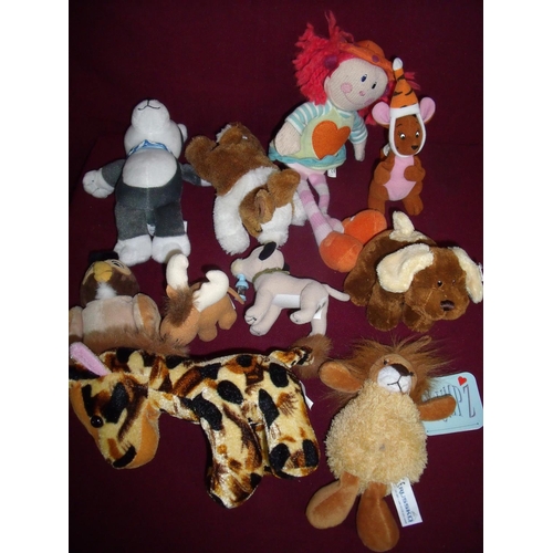 117 - Large selection of soft toys, dolls etc