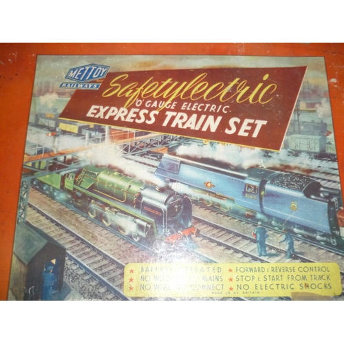 156 - A boxed Mettoy Railways 0 gauge electric Express Train Set