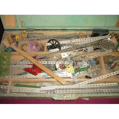 157 - A wooden case containing a quantity of various vintage Meccano parts