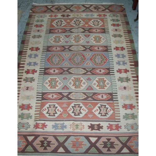 438 - Turkish wool Kelim rug (175cm x 116cm)