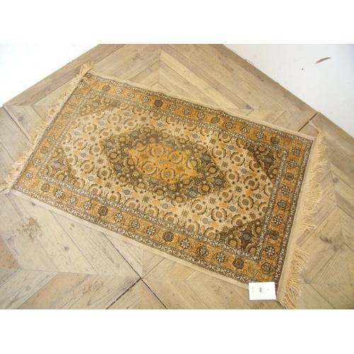 280 - Small beige ground Persian pattern silk style rug (110cm x 67cm)