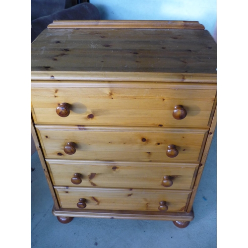 286 - Modern pine chest of four drawers on bun feet (67cm x 40cm x 84cm)