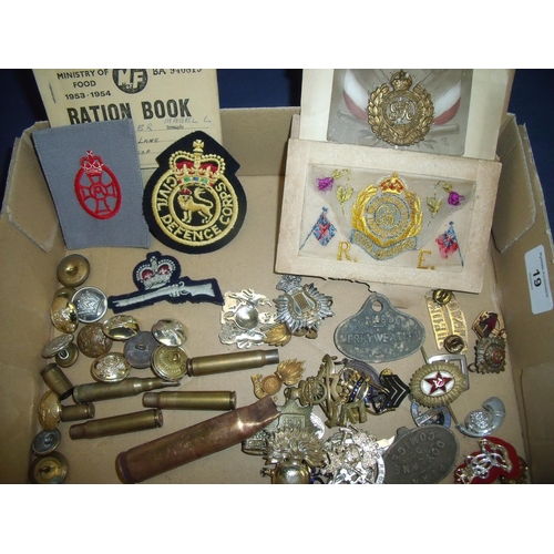 19 - Selection of various military cap badges, mostly British including stay bright, some cloth arm badge... 
