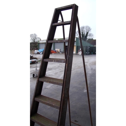 56 - Set of 7 foot metal workshop steps