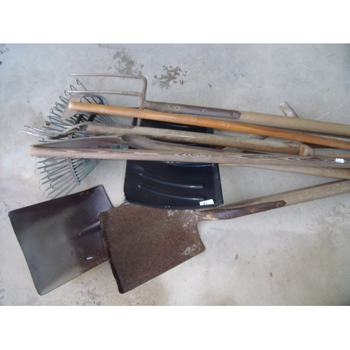 81 - Small selection of various garden tools including garden forks, spades, shovels etc