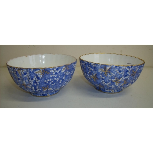 30 - Pair of Copeland Spode blue, white and gilt decorated bowls of ribbed form (diameter 15.5cm)