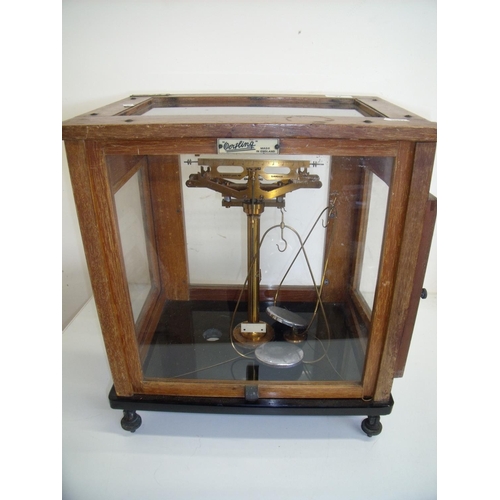 37 - Edwardian cased set of scientific balance scales, model 48 (38cm x 28cm x 43cm)