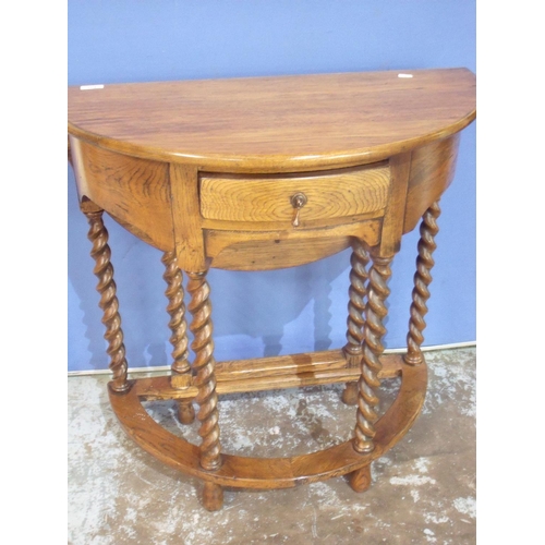 319 - Quality reproduction oak D-shaped drop leaf gate leg hall table with single drawer on barley twist s... 