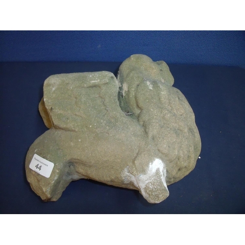 44 - 19th/20th C stone carved griffin (lacking legs) (approx. 28cm x 24cm x13cm)