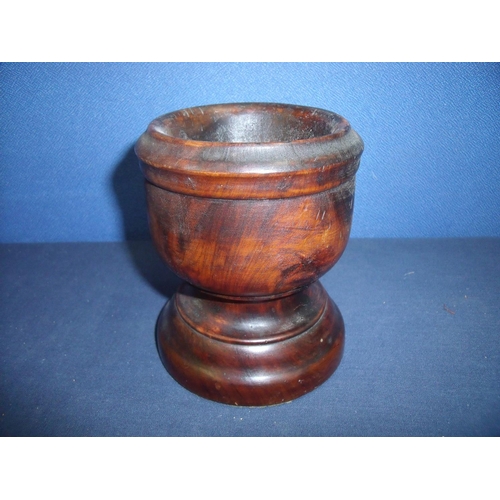78 - 19th C turned elm salt bowl (12.5cm high)