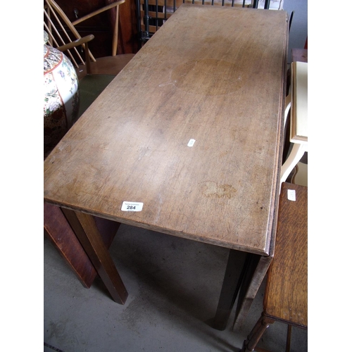 284 - Mahogany drop leaf dining table (119cm x 150cm x 76cm)