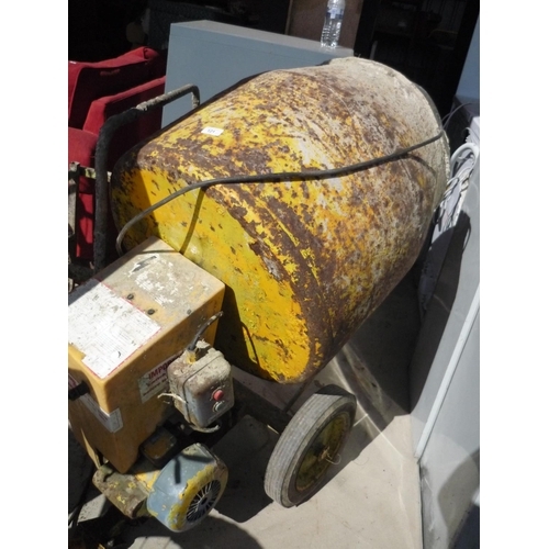 121 - Cement mixer, electric