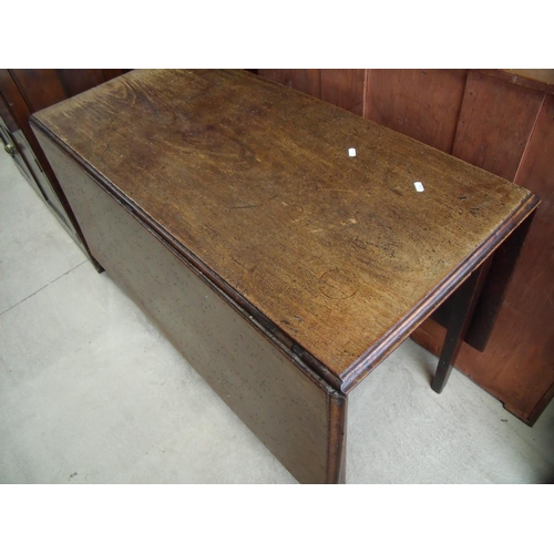 442 - 19th C mahogany drop leaf table on square tapering supports