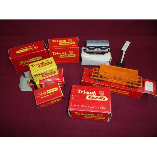 138 - Quantity of boxed Hornby Tri-ang 00 gauge railway accessories including various rolling stock, signa... 