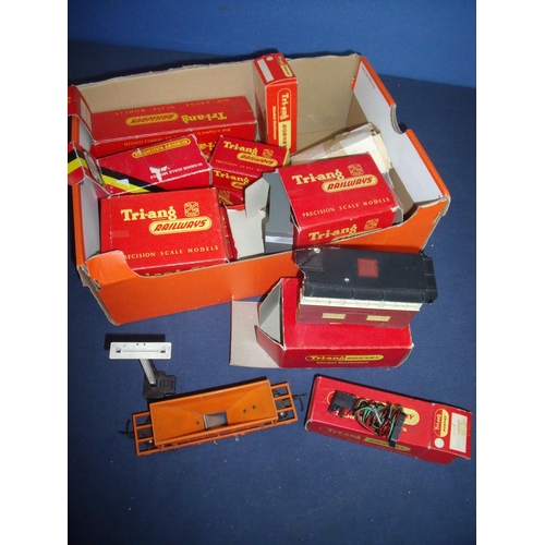 138 - Quantity of boxed Hornby Tri-ang 00 gauge railway accessories including various rolling stock, signa... 