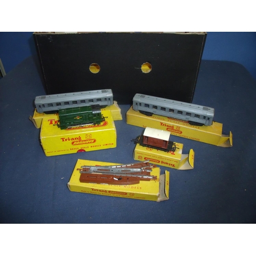 275 - Quantity of Tri-ang TT gauge railway accessories including track, rolling stock, carriages, 0-6-0 Di... 