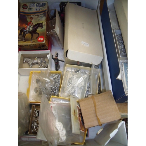 291 - Large collection of various assorted military miniature models, mostly cast metal, some plastic exam... 