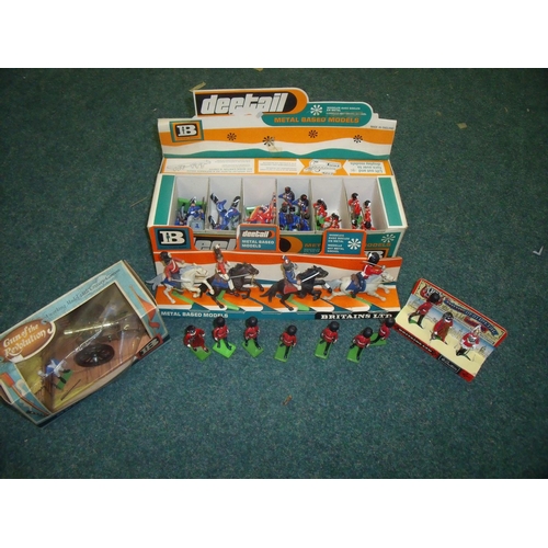292 - Collection of Britains military figures including boxed Gun of the Revolution, box set of three guar... 