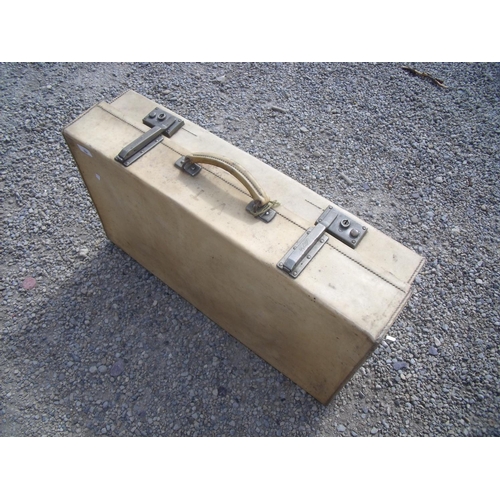 63 - Vellum expanding suitcase (70cm x 40cm x 18cm)