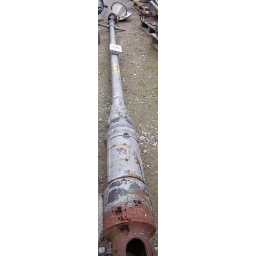 119 - Large cast iron street lamp with lamp not attached